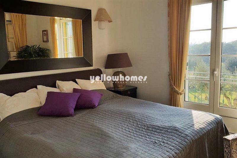 Maravilhoso apartamento T1 bum condomínio de golfe perto do Carvoeiro